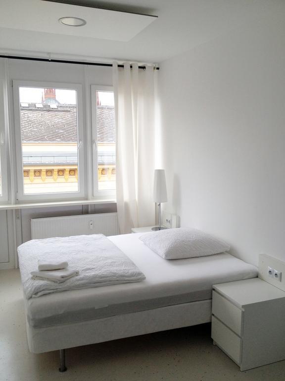 Business Hostel Wiesbaden One Экстерьер фото